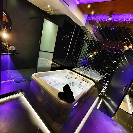 Ramka & Restaurant & Wine Bar מלון דירות פוזנן