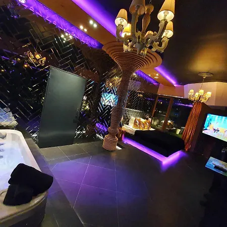 Hotel apartamentowy Ramka & Restaurant & Wine Bar