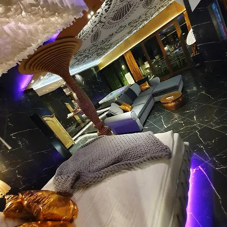 Ramka & Restaurant & Wine Bar 3* פוזנן