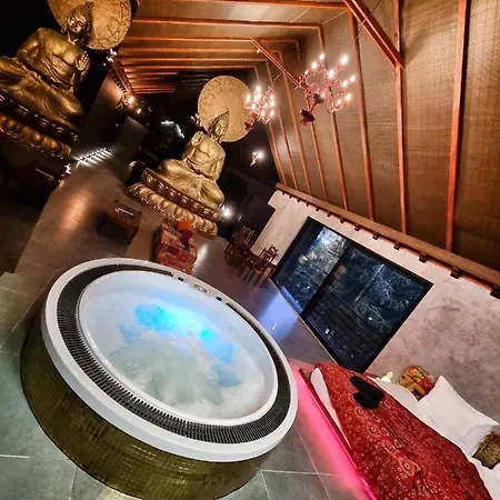 מלון דירות Ramka & Restaurant & Wine Bar 3*
