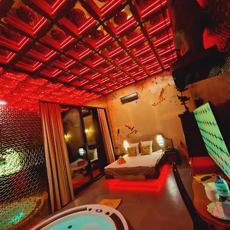 מלון דירות Ramka & Restaurant & Wine Bar 3*