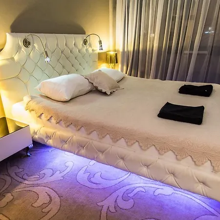 Hotel Ramka & Restaurant & Wine Bar Aparthotel