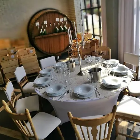 מלון דירות Ramka & Restaurant & Wine Bar פוזנן