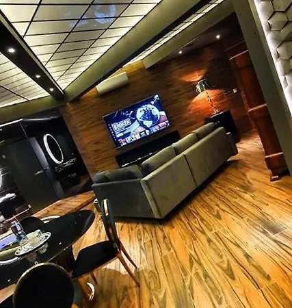מלון דירות Ramka & Restaurant & Wine Bar