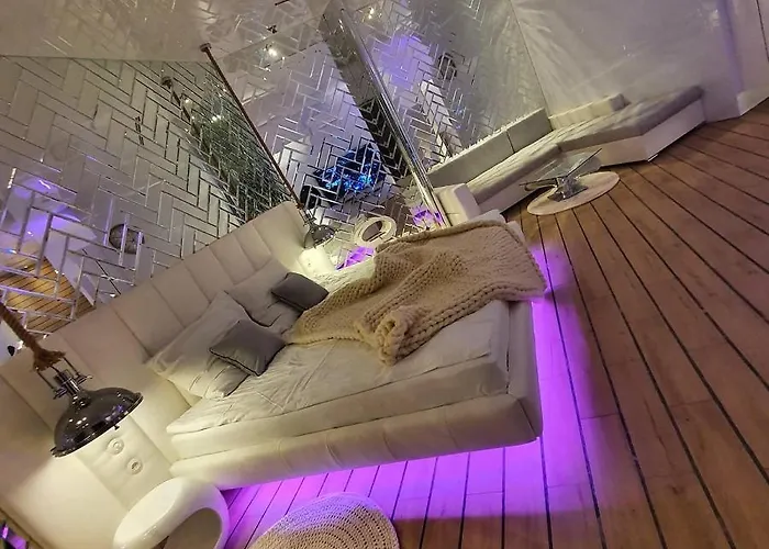 Ramka & Restaurant & Wine Bar Ξενοδοχείο με διαμερίσματα 3*