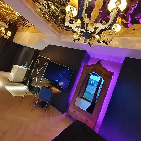 Ramka & Restaurant & Wine Bar 아파트호텔