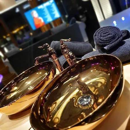 Ramka & Restaurant & Wine Bar 포즈난