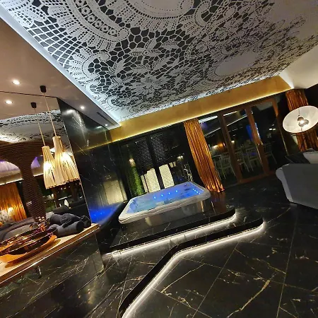 Hotel Ramka & Restaurant & Wine Bar 3*