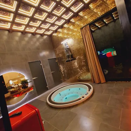 Hotel Ramka & Restaurant & Wine Bar
