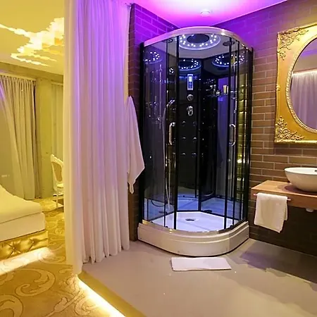 Ramka & Restaurant & Wine Bar 아파트호텔 3*