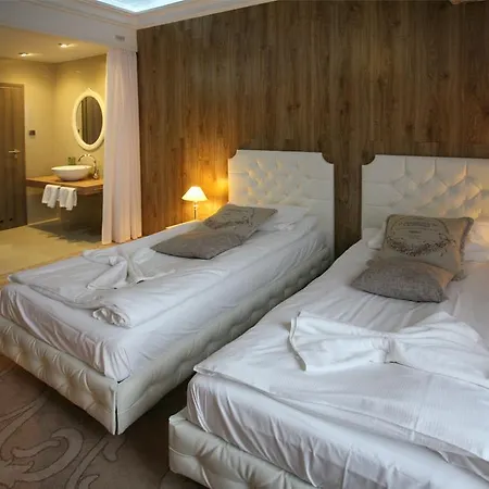 Hotel Ramka & Restaurant & Wine Bar 3*