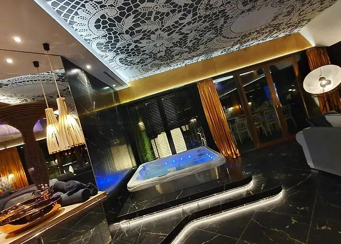 Ramka & Restaurant & Wine Bar 3*