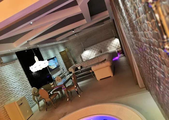 아파트호텔 Ramka & Restaurant & Wine Bar 포즈난